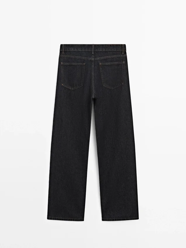 Jeans mit mittlerer Leibhöhe und weitem Bein Jeans mit mittlerer Leibhöhe und weitem Bein