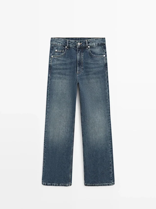 Jeans mit mittlerer Leibhöhe, verkürztem Schnitt und ausgestelltem Bein Jeans mit mittlerer Leibhöhe, verkürztem Schnitt und ausgestelltem Bein