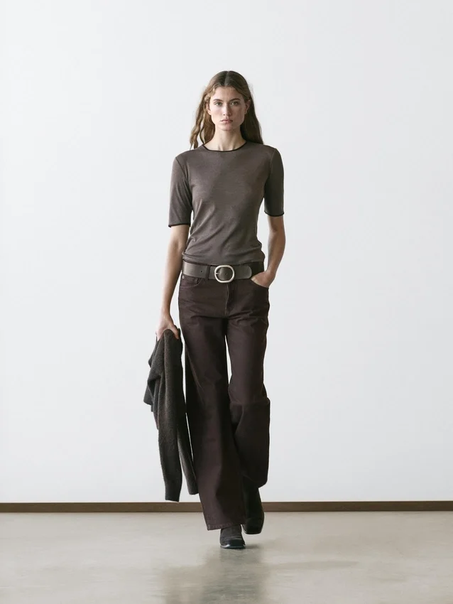 T-Shirt aus Wollmischung mit Kontrastdetail T-Shirt aus Wollmischung mit Kontrastdetail