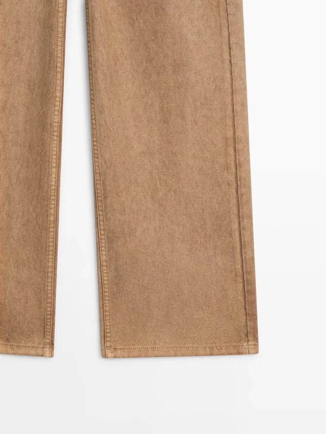 Jeans mit weitem Bein Jeans mit weitem Bein