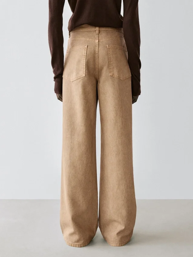 Jeans mit weitem Bein Jeans mit weitem Bein