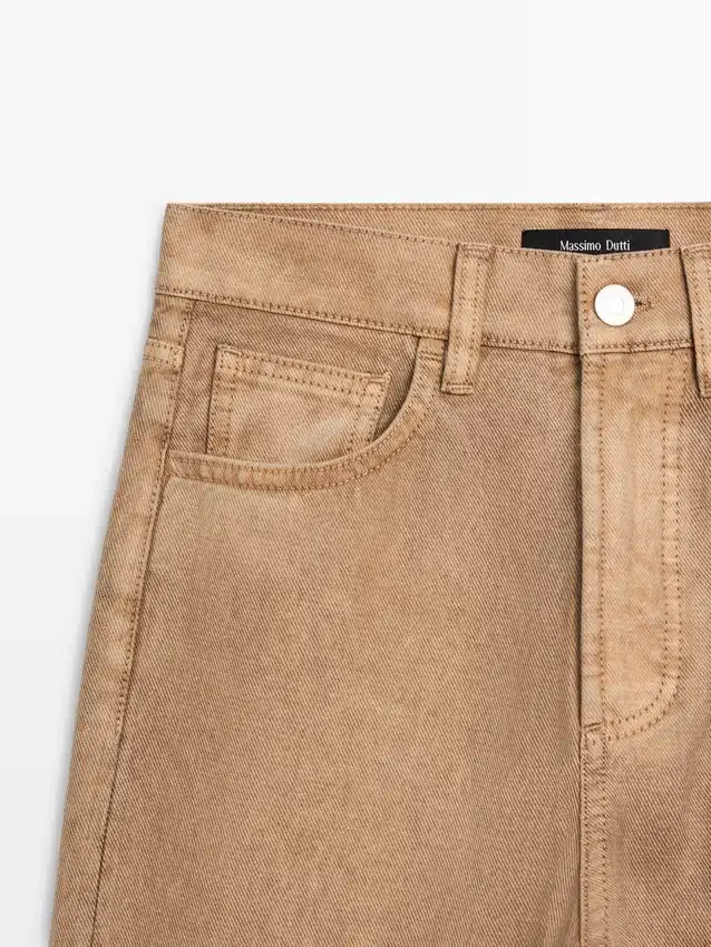 Jeans mit weitem Bein Jeans mit weitem Bein