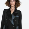 Kleider im Blazer-Stil mit Satin-Details Kleider im Blazer-Stil mit Satin-Details