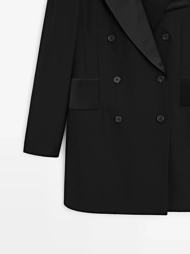 Kleider im Blazer-Stil mit Satin-Details Kleider im Blazer-Stil mit Satin-Details