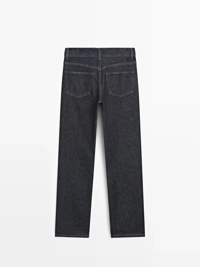 Komfortable Jeans mit geradem Bein und hoher Taille Komfortable Jeans mit geradem Bein und hoher Taille