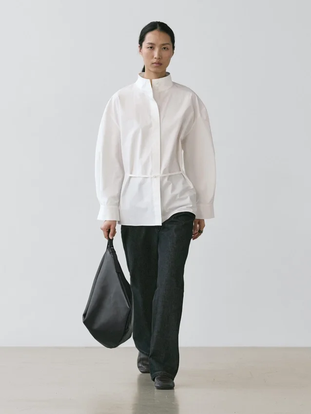 Komfortable Jeans mit geradem Bein und hoher Taille Komfortable Jeans mit geradem Bein und hoher Taille