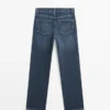 Komfortable Jeans mit geradem Bein und hoher Taille Komfortable Jeans mit geradem Bein und hoher Taille