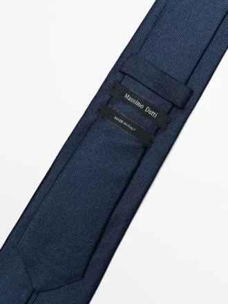 Krawatte aus 100 % Seide mit Struktur