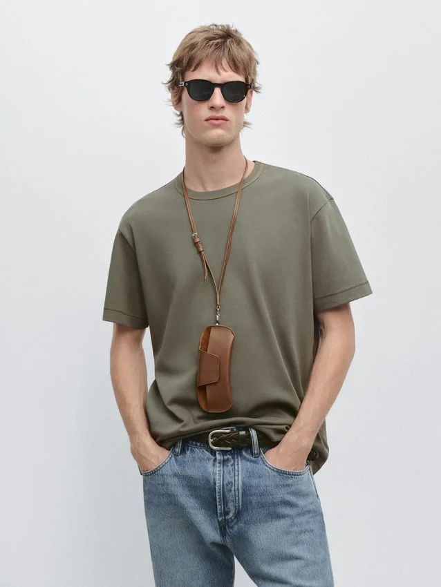 Kurzarm-T-Shirt aus 100 % Baumwolle Kurzarm-T-Shirt aus 100 % Baumwolle