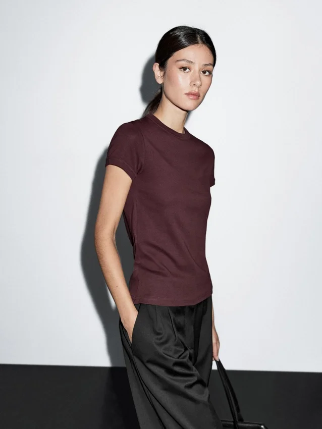 Kurzarm-T-Shirt aus 100 % Baumwolle Kurzarm-T-Shirt aus 100 % Baumwolle