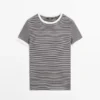 Kurzarm-T-Shirt mit Kontrastdetails Kurzarm-T-Shirt mit Kontrastdetails