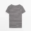Kurzarm-T-Shirt mit Kontrastdetails Kurzarm-T-Shirt mit Kontrastdetails