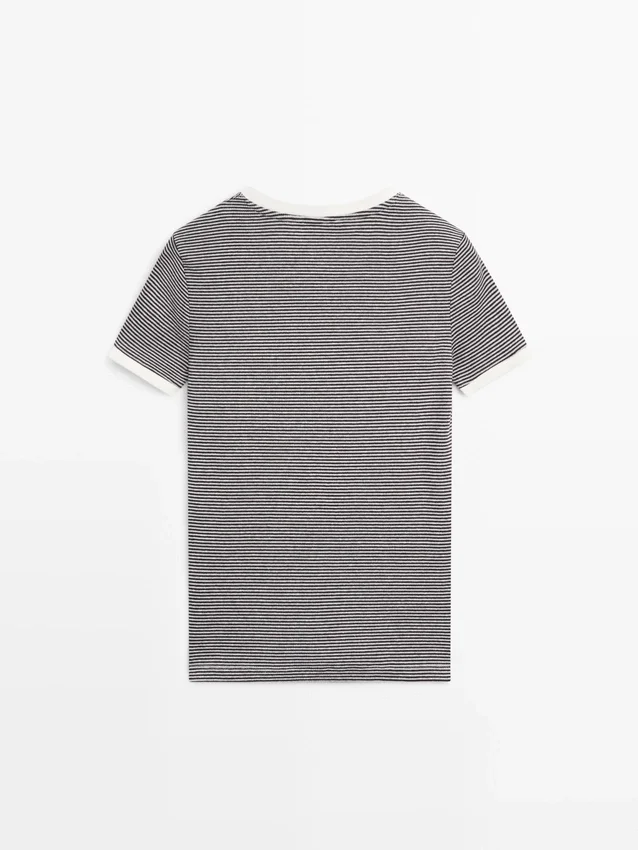 Kurzarm-T-Shirt mit Kontrastdetails Kurzarm-T-Shirt mit Kontrastdetails