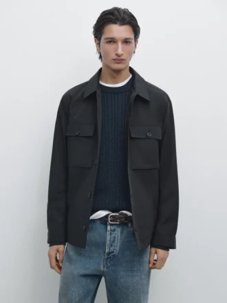 Kurze Jacke mit Taschendetails