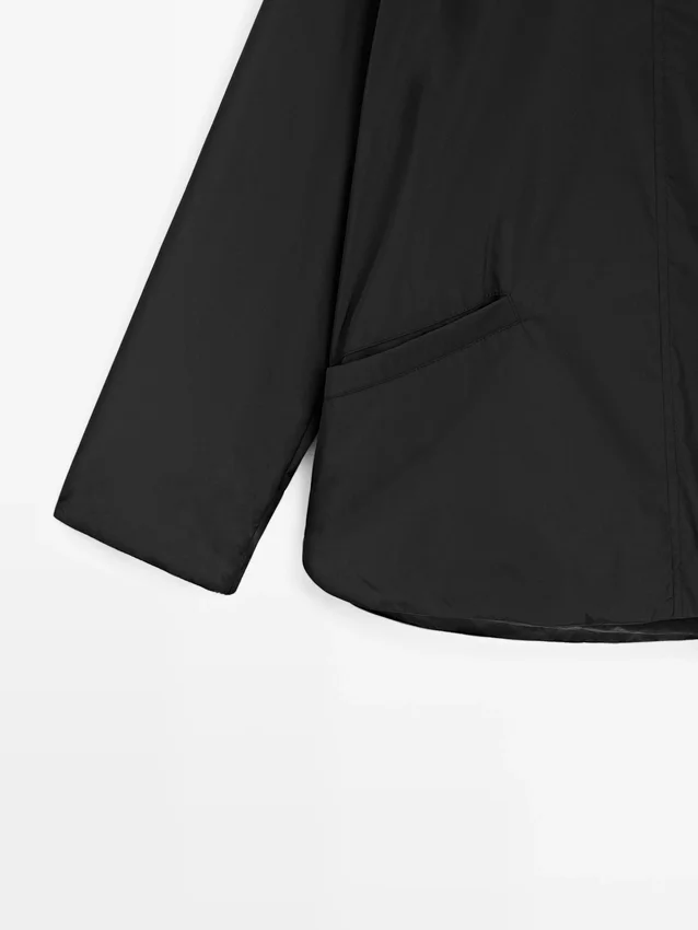 Kurzer, wattierter Parka mit Kragen Kurzer, wattierter Parka mit Kragen