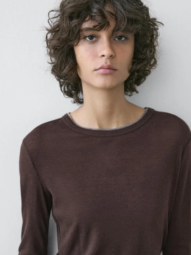 Langarm-T-Shirt mit doppellagigem Saum Langarm-T-Shirt mit doppellagigem Saum