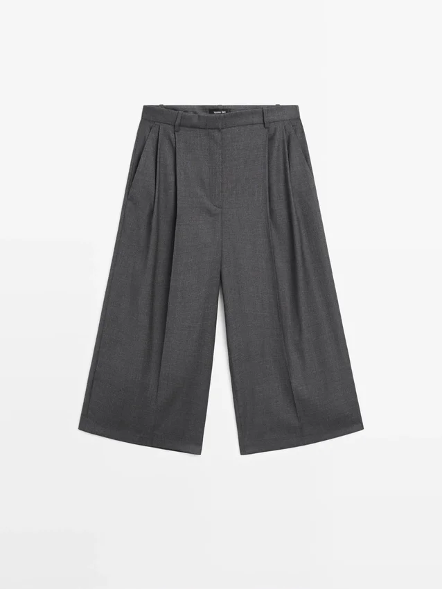 Lange Bermudashorts aus Wolle mit Abnähern Lange Bermudashorts aus Wolle mit Abnähern