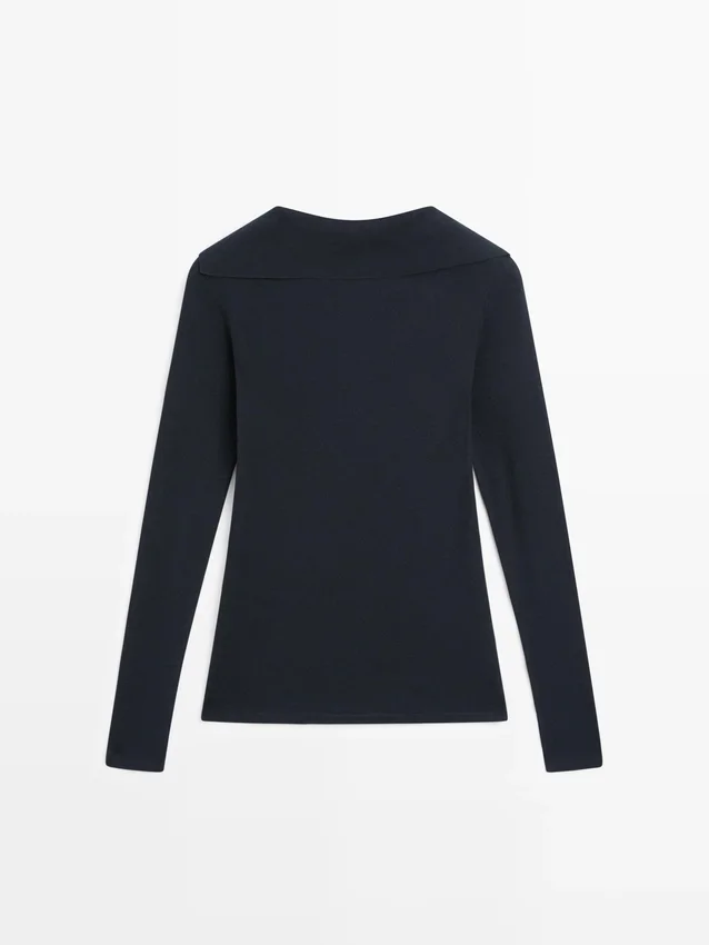 Langärmliges Poloshirt aus Strick mit V-Ausschnitt Langärmliges Poloshirt aus Strick mit V-Ausschnitt