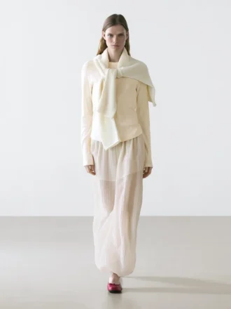 Langärmliges T-Shirt mit abgerundetem Saum