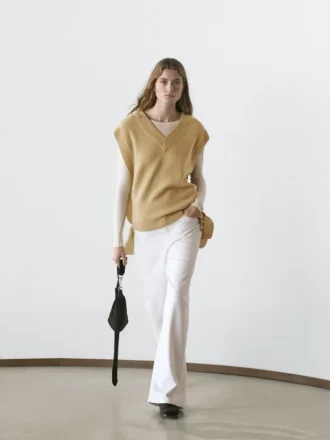 Latz mit V-Ausschnitt und Bindeband