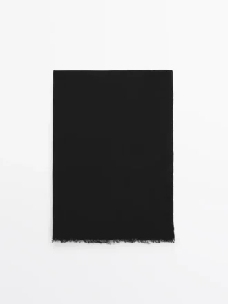 Leichter Schal aus 100 % Wolle