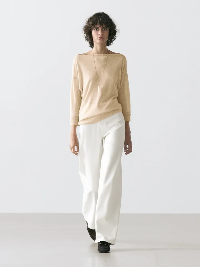 Leichtes T-Shirt aus einer Woll-Leinen-Mischung Leichtes T-Shirt aus einer Woll-Leinen-Mischung