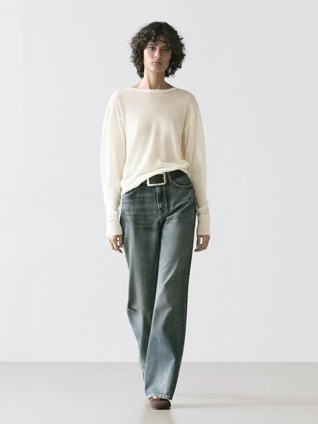 Leichtes T-Shirt aus einer Woll-Leinen-Mischung Leichtes T-Shirt aus einer Woll-Leinen-Mischung