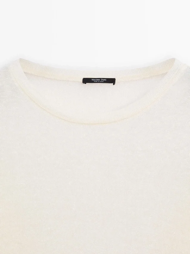 Leichtes T-Shirt aus einer Woll-Leinen-Mischung Leichtes T-Shirt aus einer Woll-Leinen-Mischung