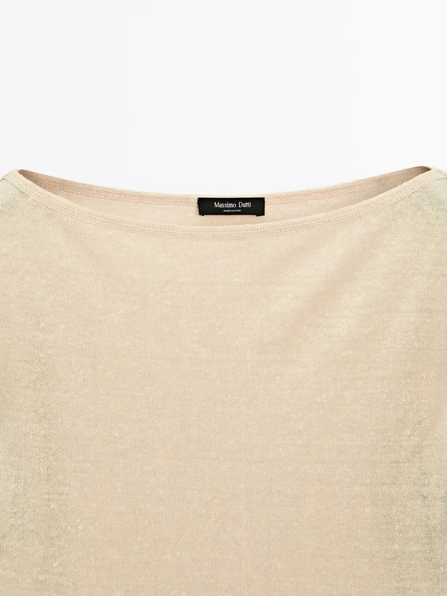 Leichtes T-Shirt aus einer Woll-Leinen-Mischung Leichtes T-Shirt aus einer Woll-Leinen-Mischung