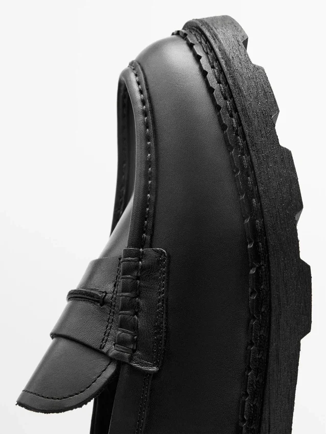 Loafer aus Leder mit Profilsohle und Penny-Riemen Loafer aus Leder mit Profilsohle und Penny-Riemen