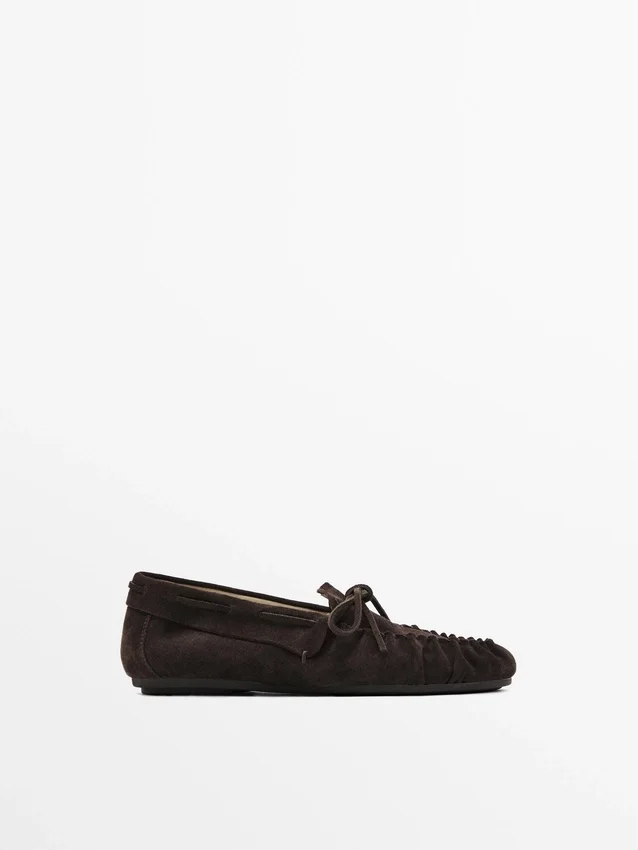 Loafer aus Spaltleder mit geraffter Schleife Loafer aus Spaltleder mit geraffter Schleife
