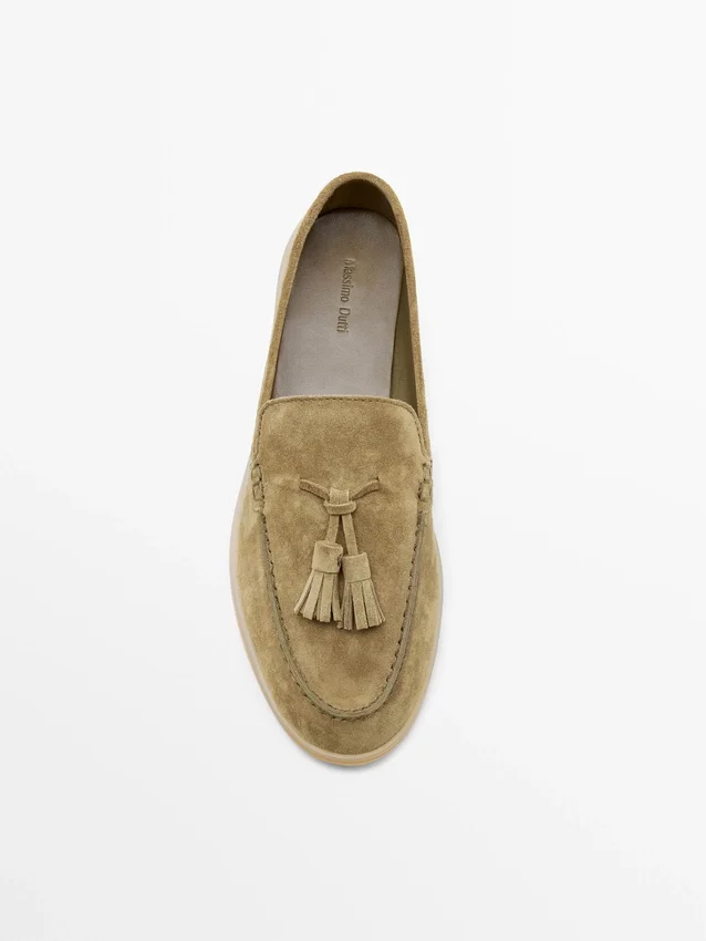 Loafer aus Spaltleder mit Quasten Loafer aus Spaltleder mit Quasten