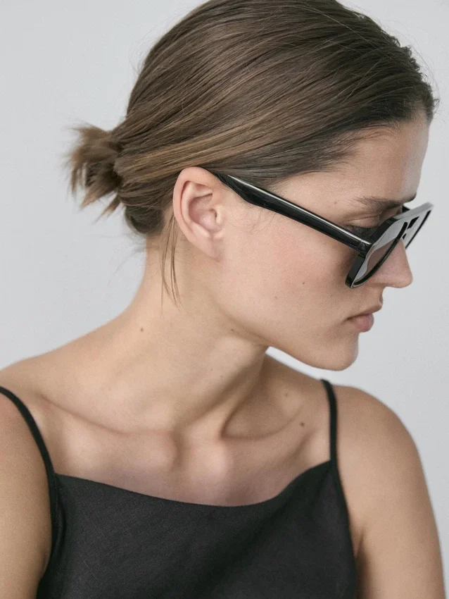 Midi-Kleid aus 100 % Leinen Midi-Kleid aus 100 % Leinen