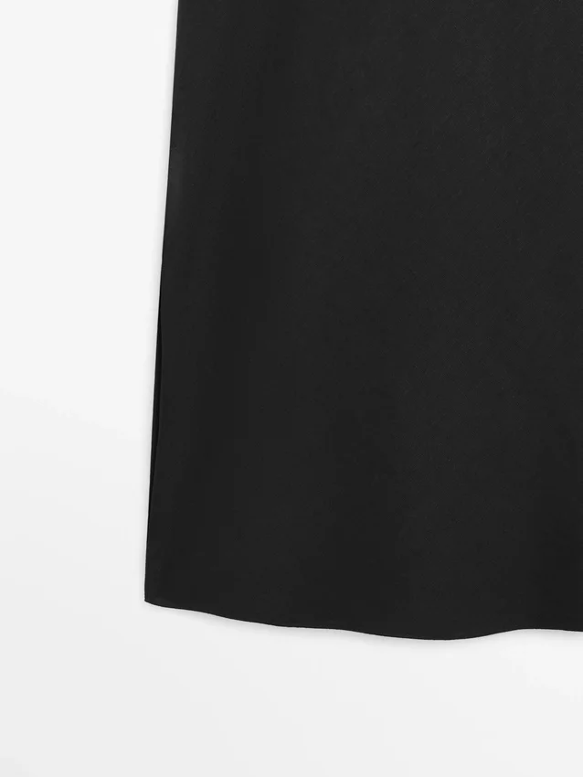 Midi-Kleid aus 100 % Leinen Midi-Kleid aus 100 % Leinen