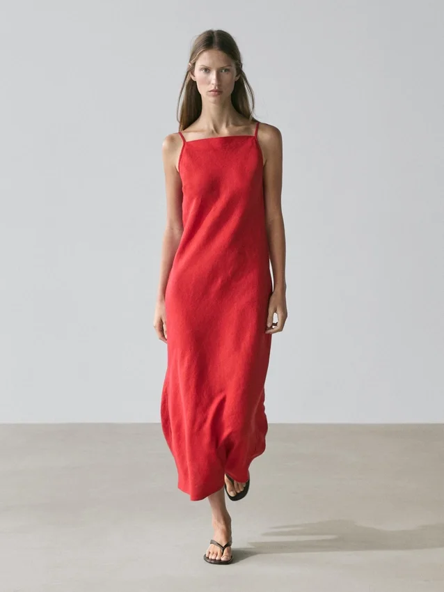 Midi-Kleid aus Leinen mit geradem Ausschnitt Midi-Kleid aus Leinen mit geradem Ausschnitt