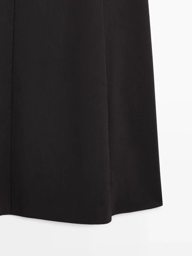 Midi-Kleid aus Leinen mit Trägern Midi-Kleid aus Leinen mit Trägern