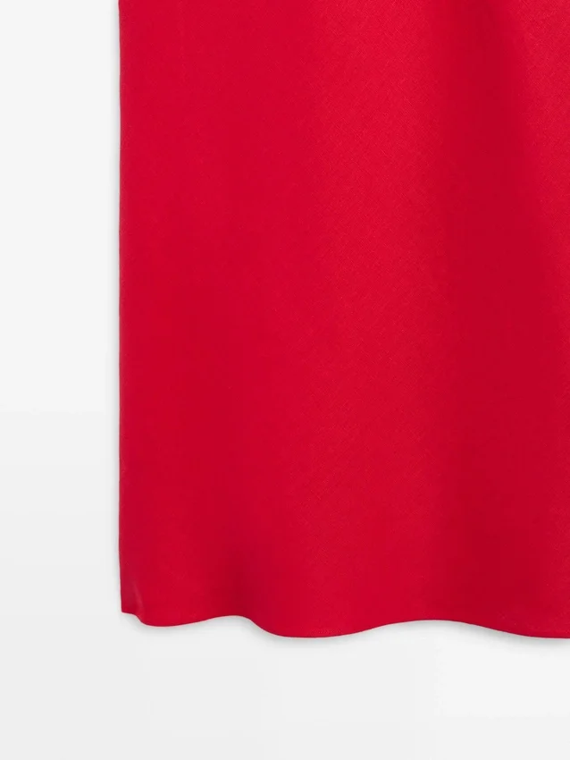 Midi-Kleid aus Leinen mit Trägern Midi-Kleid aus Leinen mit Trägern