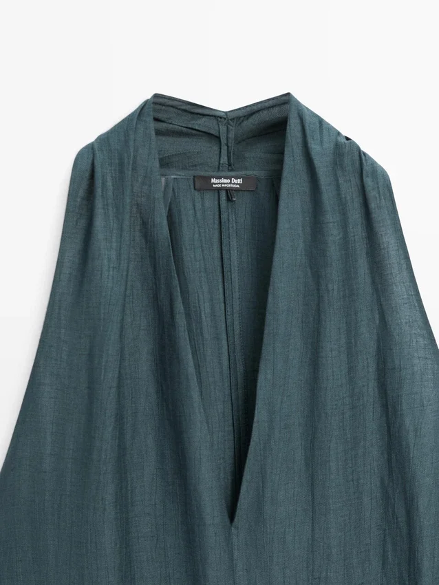 Midi-Kleid aus Leinenmischung mit V-Ausschnitt Midi-Kleid aus Leinenmischung mit V-Ausschnitt