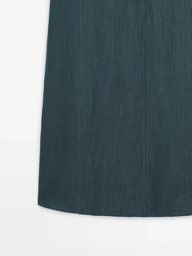 Midi-Kleid aus Leinenmischung mit V-Ausschnitt Midi-Kleid aus Leinenmischung mit V-Ausschnitt