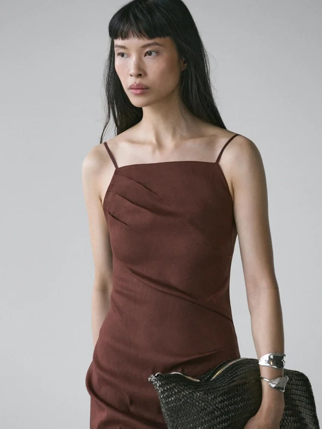 Midi-Kleid aus Stretch-Leinenmischung mit Trägern Midi-Kleid aus Stretch-Leinenmischung mit Trägern