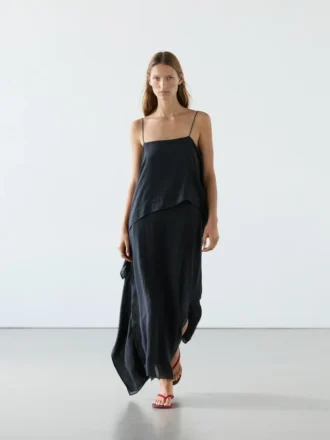 Midi-Kleid mit asymmetrischen Rüschen