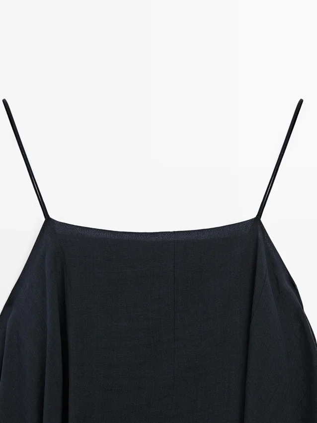 Midi-Kleid mit asymmetrischen Rüschen Midi-Kleid mit asymmetrischen Rüschen