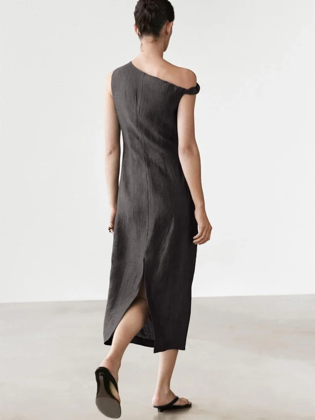 Midi-Kleid mit plissierten Schulterdetails Midi-Kleid mit plissierten Schulterdetails