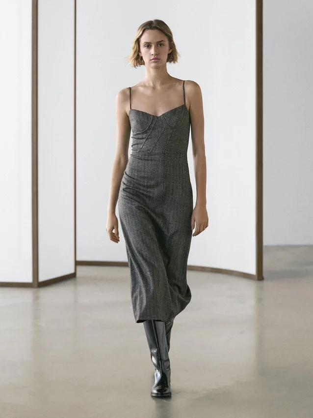 Midi-Kleid mit Trägern Midi-Kleid mit Trägern