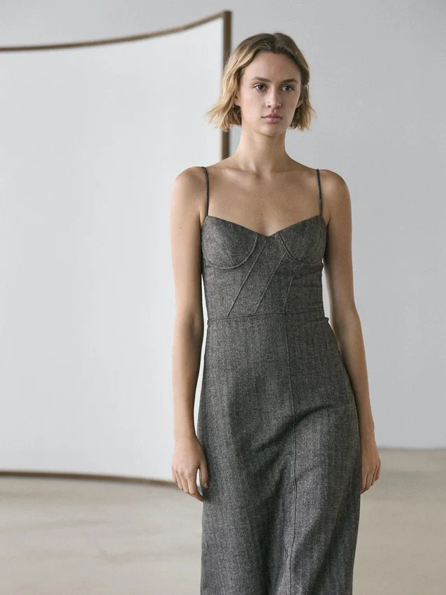 Midi-Kleid mit Trägern Midi-Kleid mit Trägern