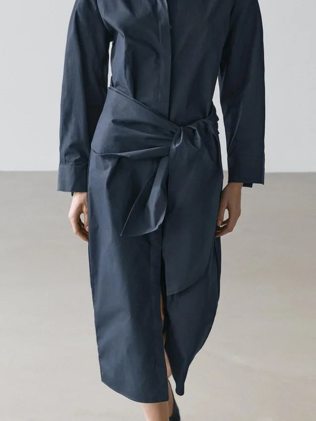 Midi-Kleider mit Schals Midi-Kleider mit Schals