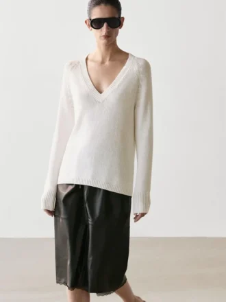 Midirock aus Nappaleder mit Spitzenverzierung