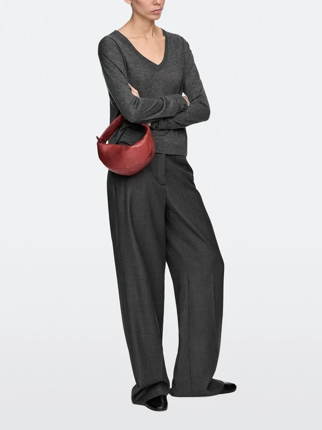 Mini-Halbmondtasche aus Nappaleder Mini-Halbmondtasche aus Nappaleder