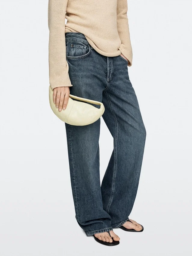 Mini-Halbmondtasche aus Nappaleder Mini-Halbmondtasche aus Nappaleder