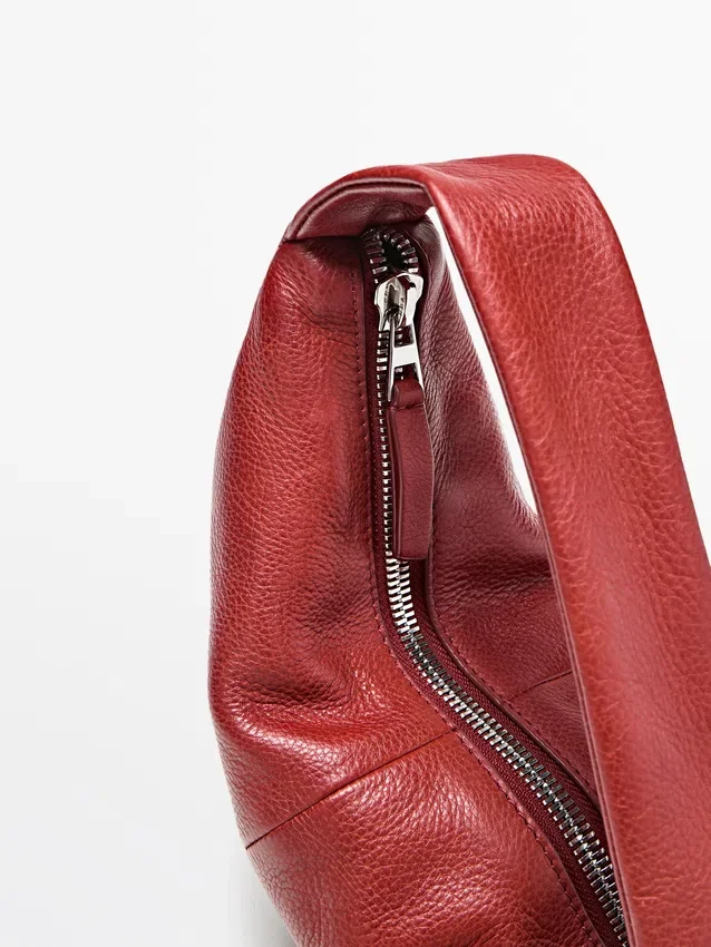 Mini-Halbmondtasche aus Nappaleder Mini-Halbmondtasche aus Nappaleder